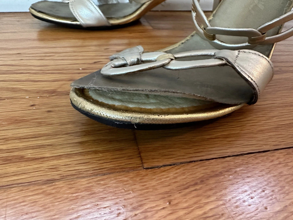 Onex Women's Style "Link" in Platinum Kitten Heel Sandal Size 8M