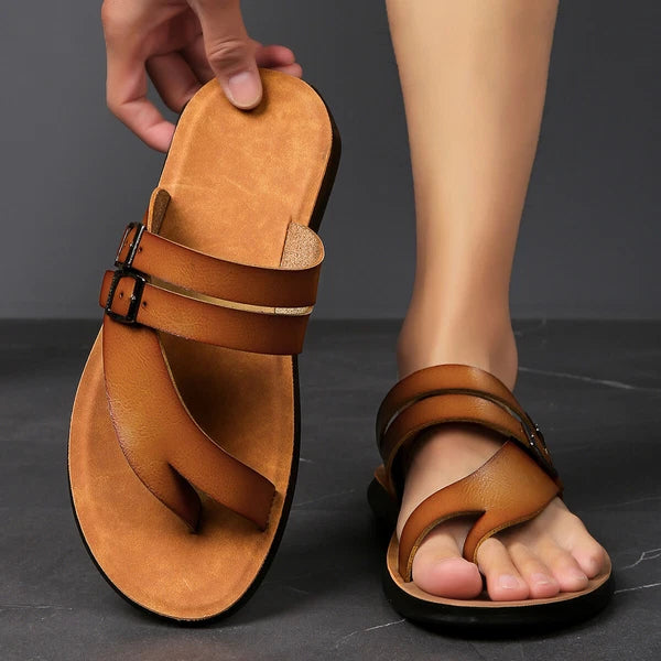 2025 Men's Clip Toe Flat Beach Summer Holiday Sandals Casual Faux Leather Shoes