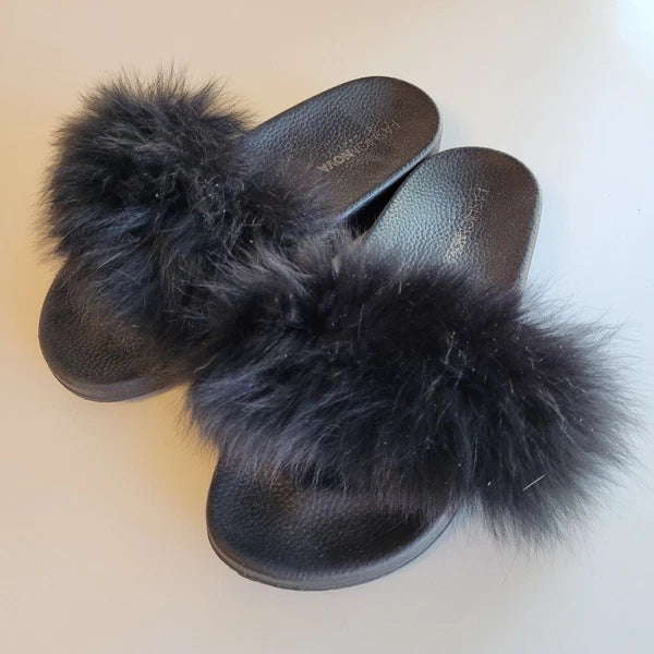 Fashion Nova Black Faux Fur Fluffy Slip on Sandals Women's Size 7