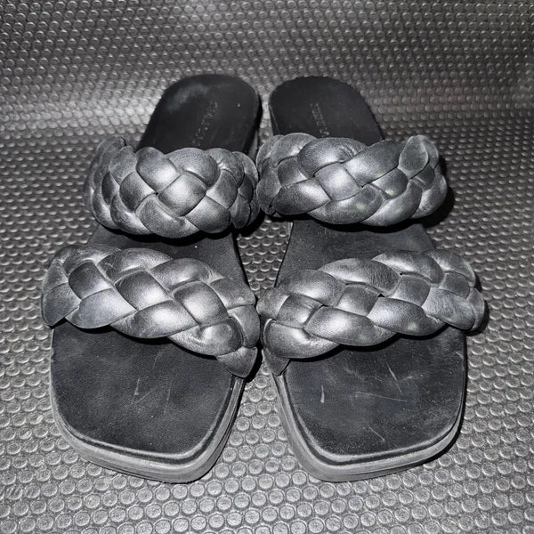 BERNARDO Ciara Luxury Black eather Woven Braided Slides Sandals Women’s Size 8.5