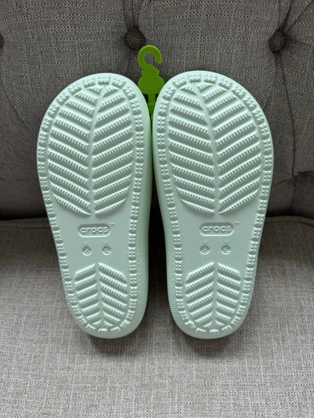 Crocs Floral Cut Out Sandal M8 /W10 Beautiful Color