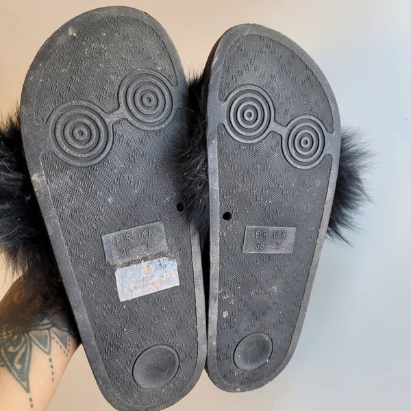 Fashion Nova Black Faux Fur Fluffy Slip on Sandals Women's Size 7