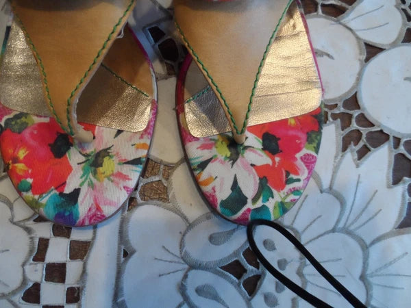 D&G Dolce & Gabbana Multicolor Floral Leather/Fabric T-Strap Sandals Size 7US