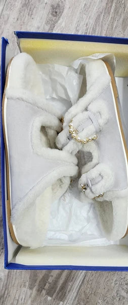 STUART WEITZMAN Piper Chill Slide Sandal Pearl White Shearling Suede Size 9.5