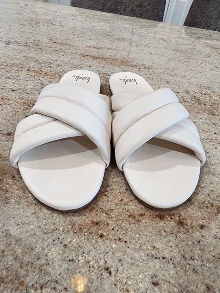 New Women's BEEK Surfbird Eggshell Leather Slide Sandals Size 6