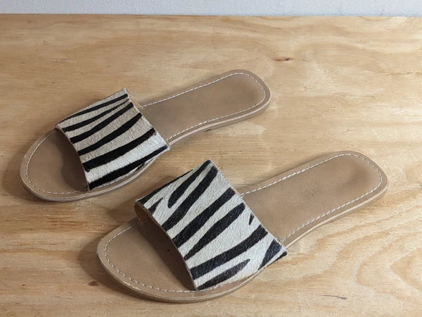 Coconuts by Matisse Sandals Women's 8 M Cabana Leather Cow Hair Zebra Style Shoe