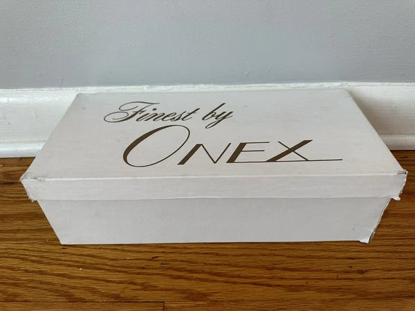 Onex Women's Style "Link" in Platinum Kitten Heel Sandal Size 8M