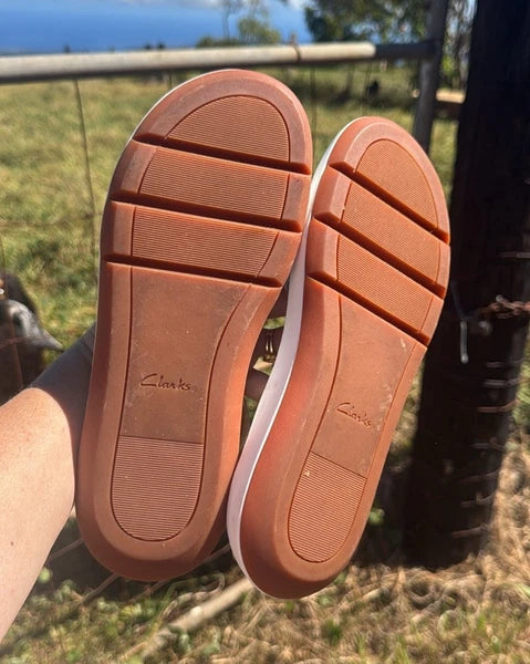 Clarks Jemsa Style Slide Sandal  Champagne gold leather Size 8