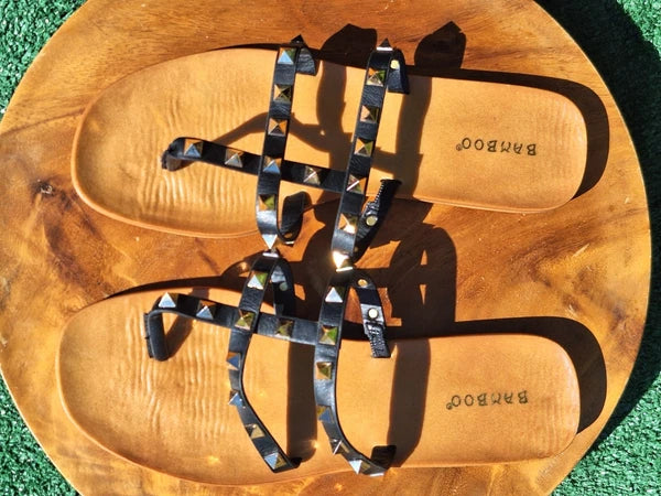 NWT Bamboo Stud Embellished Jelly Flat Slides Sandals Size 8.5