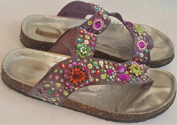 Koan Womens Slip On Thong Flat Sandal Silver Embellished Sz 7.5