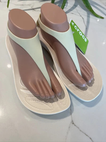 CROCS Women 9 Sexi Flip Flop Thong PALE YELLOW WHITE Serena Sandals NEW NWT