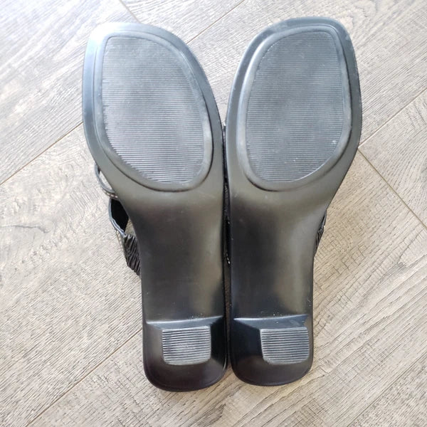 I Love Comfort PAIGE Black Leather Sandals Style 47853 Kitten Heels Women’s 10M