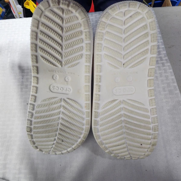 CROCS CLASSIC COZZZY SANDAL 207446 White Womens Size 7 Mens Size 5 Gray Lined