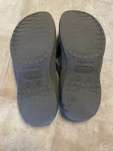 Crocs Flip Flop Classic Style Size 7 Mens Size 9 Womens