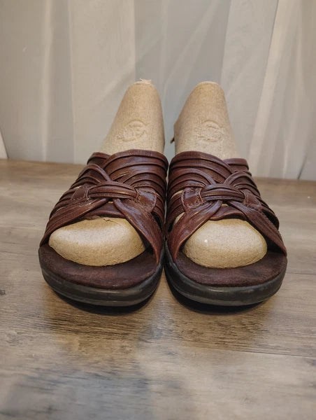 Baretraps Women's Sz 9 Jolan Style Slip On Sandals Brown Low Heel