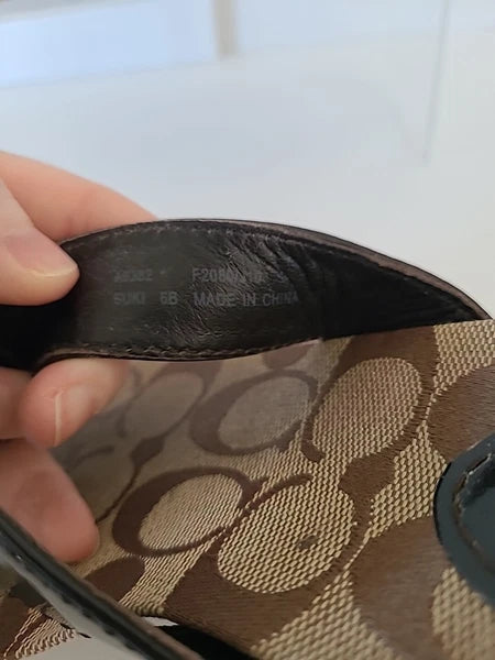 Coach Suki Fringe SZ 6B Sandals Flower Signature Thong Flip Flop Brown Y2K Style