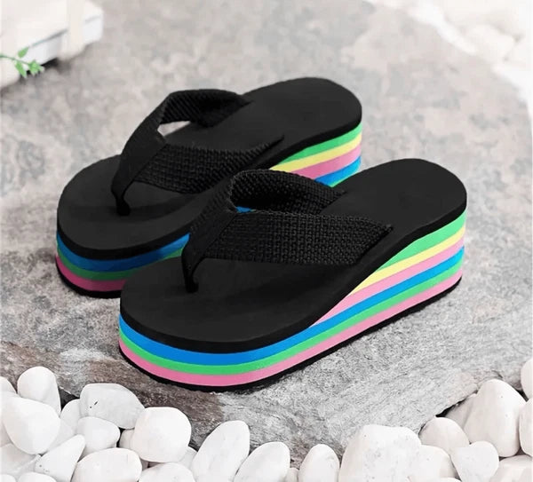 NWT Gorgeous 8 Black Rainbow 80’s Style Wedge Platform Comfy Flip Flop Sandals
