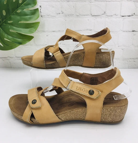 Taos Wedge Sandals Women's 9/40 Tan Leathe Gladiator Strappy Comfort Casual