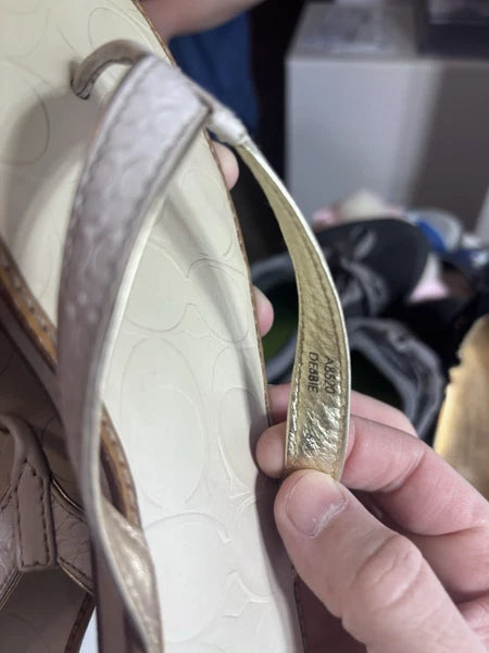 Coach Women's Thong Sandal Size 6 Metallic Sliver Leather Slip On Slide Flat