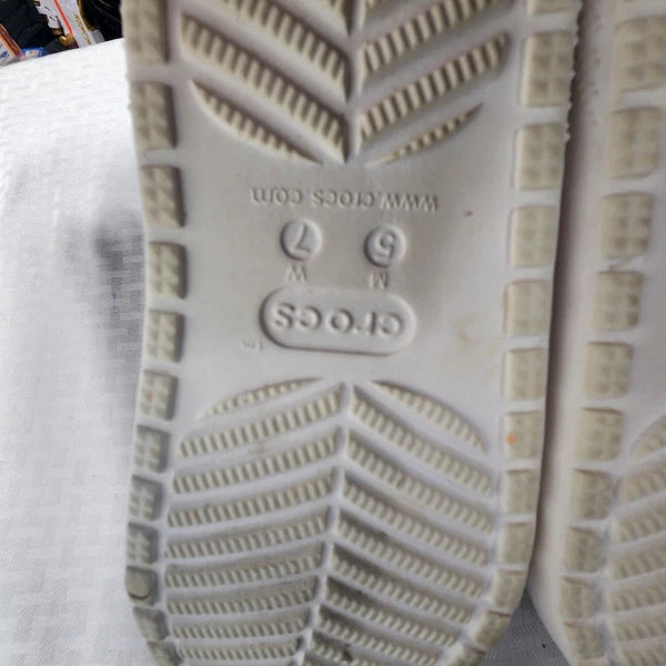 CROCS CLASSIC COZZZY SANDAL 207446 White Womens Size 7 Mens Size 5 Gray Lined