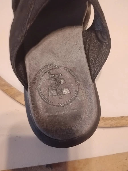 Women's 6 Merrell Topo Cross Black Suede Leather Sandals Air Cushion Slide Vtg