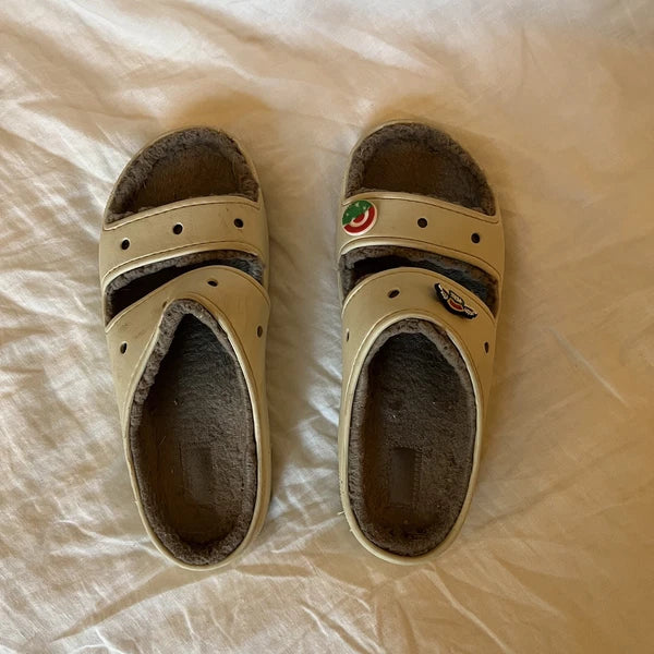 Crocs Classic Cozy Sandals Faux Fur Lining Unisex Men Sz 10 Women 12 Beige Gray