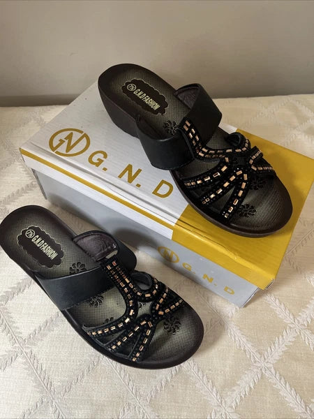 G.N.D Womens  Sz 7 1/2 Black  rhinestone accent Sandals New in Box style # 9639