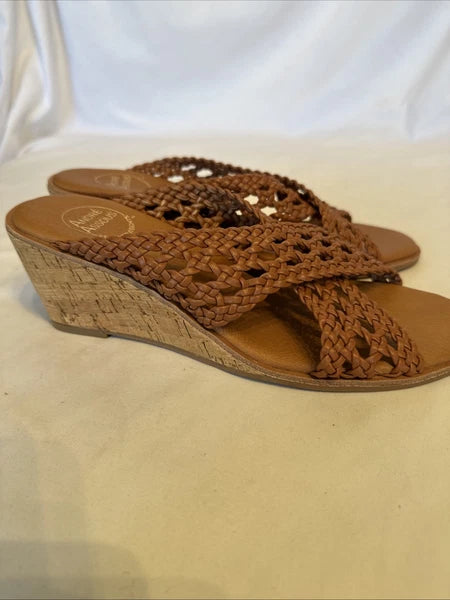 André Assous Bryana Women’s Woven Wedge Sandals Brown Size 8 M NWOT