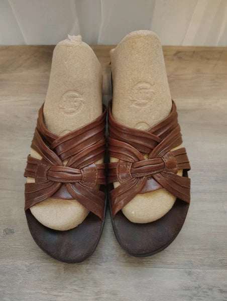 Baretraps Women's Sz 9 Jolan Style Slip On Sandals Brown Low Heel